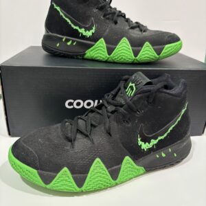 Kyrie 4 'Halloween' Basketball Shoe